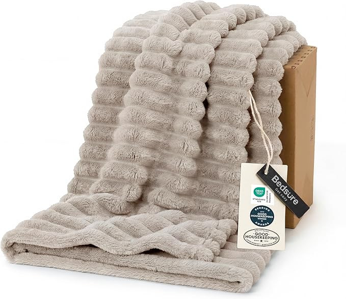 Bedsure GentleSoft Throw Blanket for Couch - Cozy Soft Blankets for Women, Cute Small Fleece Thro... | Amazon (US)