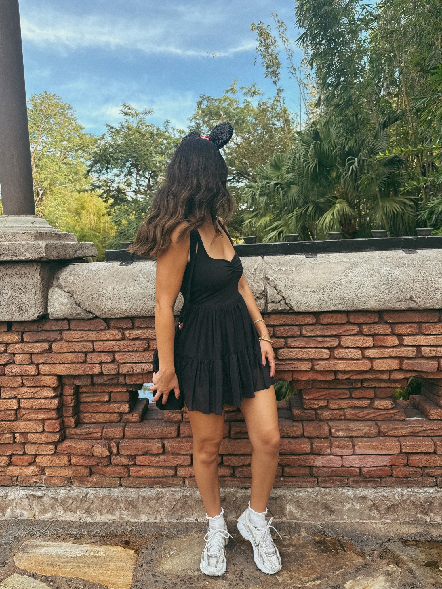 Mom style 
Disney outfit 
Athletic dress 

