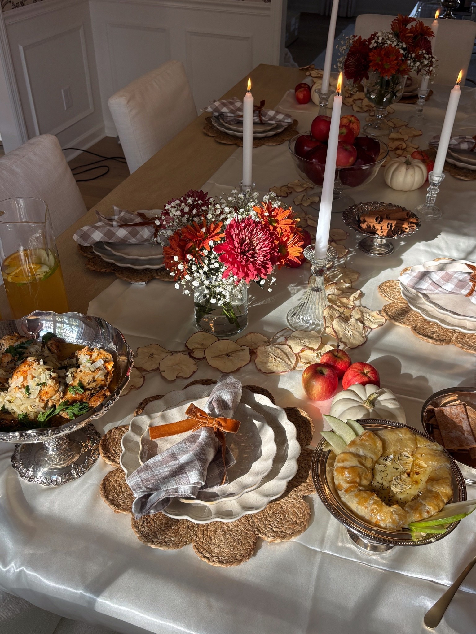 All of my hosting favorites for an apple harvest dinner party 🤎🍎🍂



Hosting finds
Dinner party 
Host with me 
Fall table ideas
Thanksgiving tablescape ideas

#LTKHome