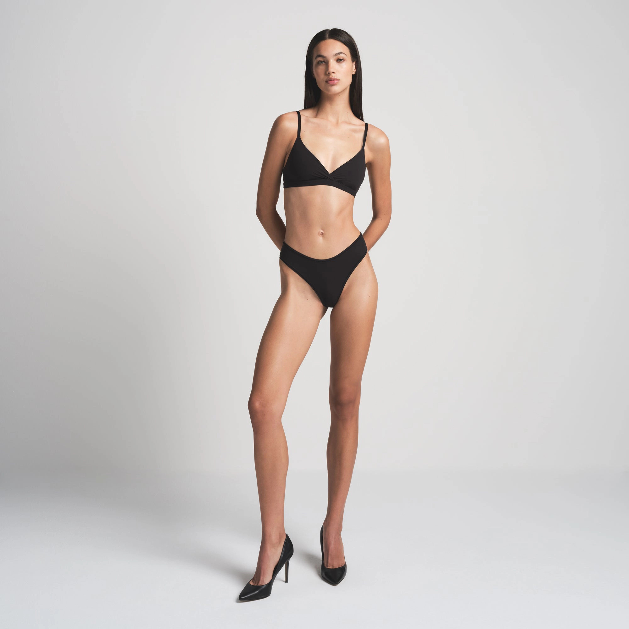 CROSSOVER BRALETTE | SKIMS (US)