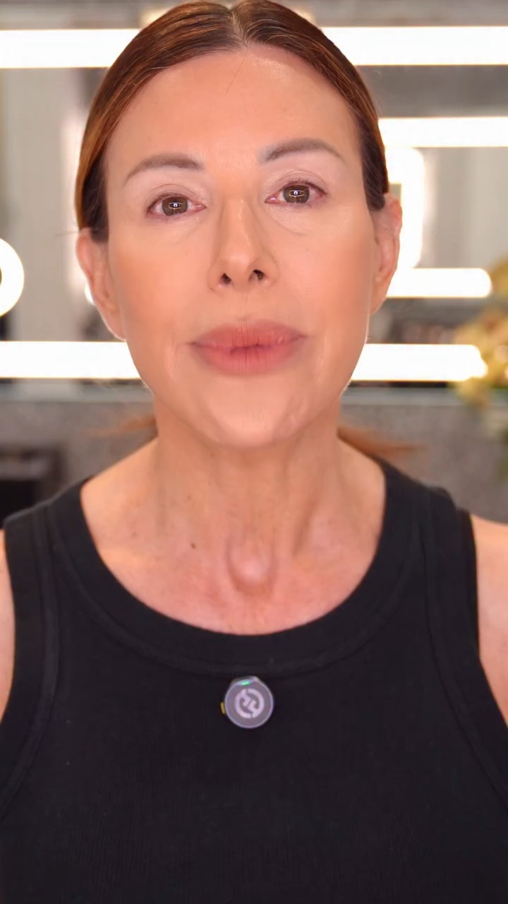If your eye makeup suddenly isn’t working the way it used to, you’re not imagining it! For all 5 tips and tricks - tap the link in my bio for the full video 👀✨ 

#over50 #midlife #midlifewomen #eyemakeup #matureskin