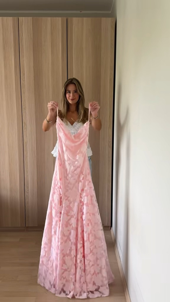 Live love pink 😌

#LTKPetite #LTKWedding #LTKBeauty