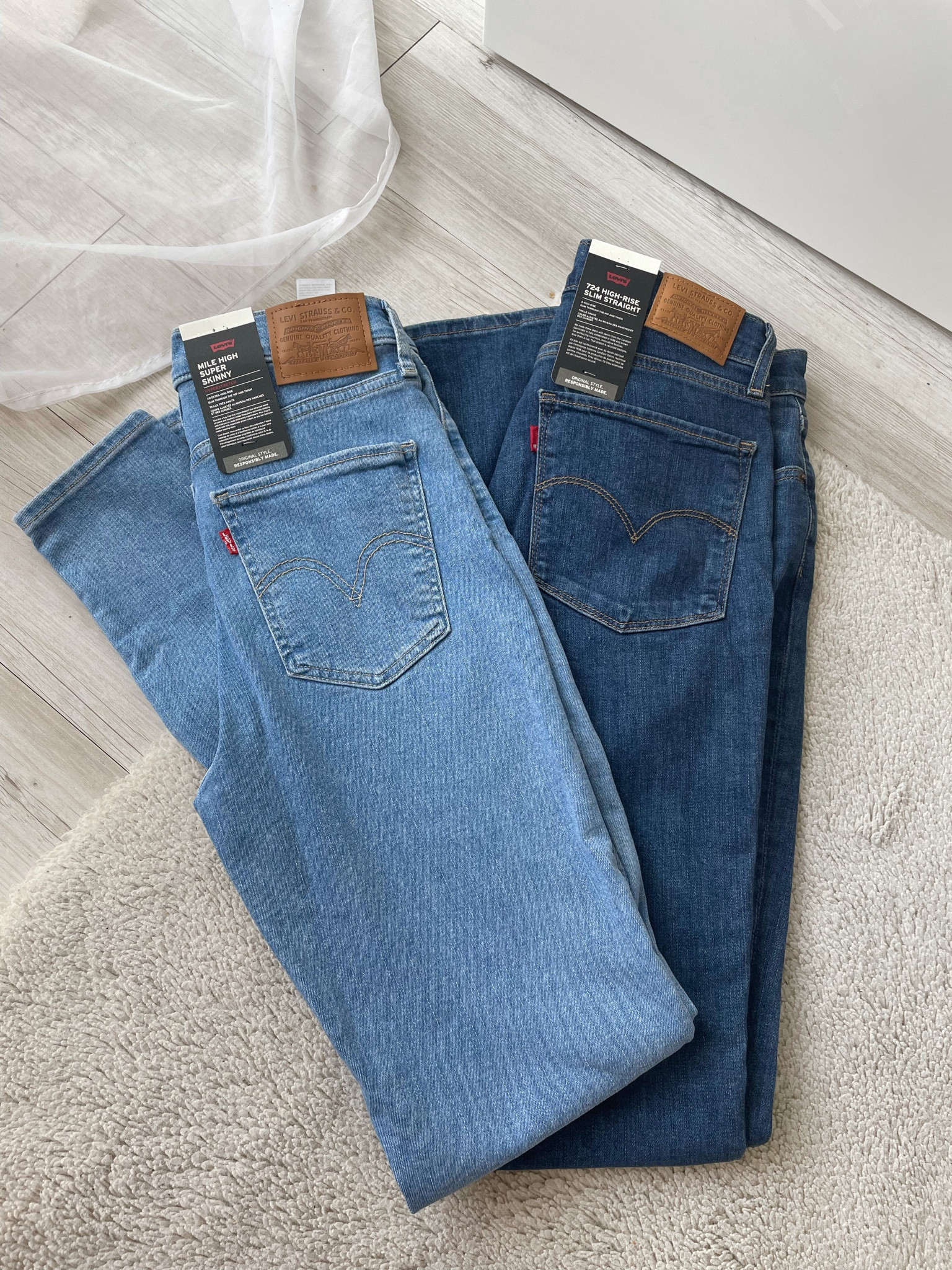 Levis 🫶🏼

#LTKGiftGuide #LTKSeasonal #LTKSale