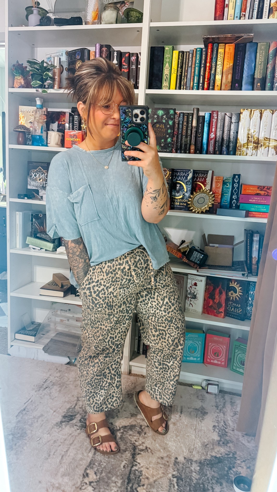 Teacher OOTD ✨ obsessed with these GAP barrel pants — the fit, the pockets, the comfy factor 😍 I just ordered two more pairs while they’re 50% off because… priorities 🤭 #TeacherOOTD #GAPStyle #BarrelPants #ComfyAndCute #TeacherLife

#LTKSaleAlert #LTKFindsUnder50 #LTKMidsize