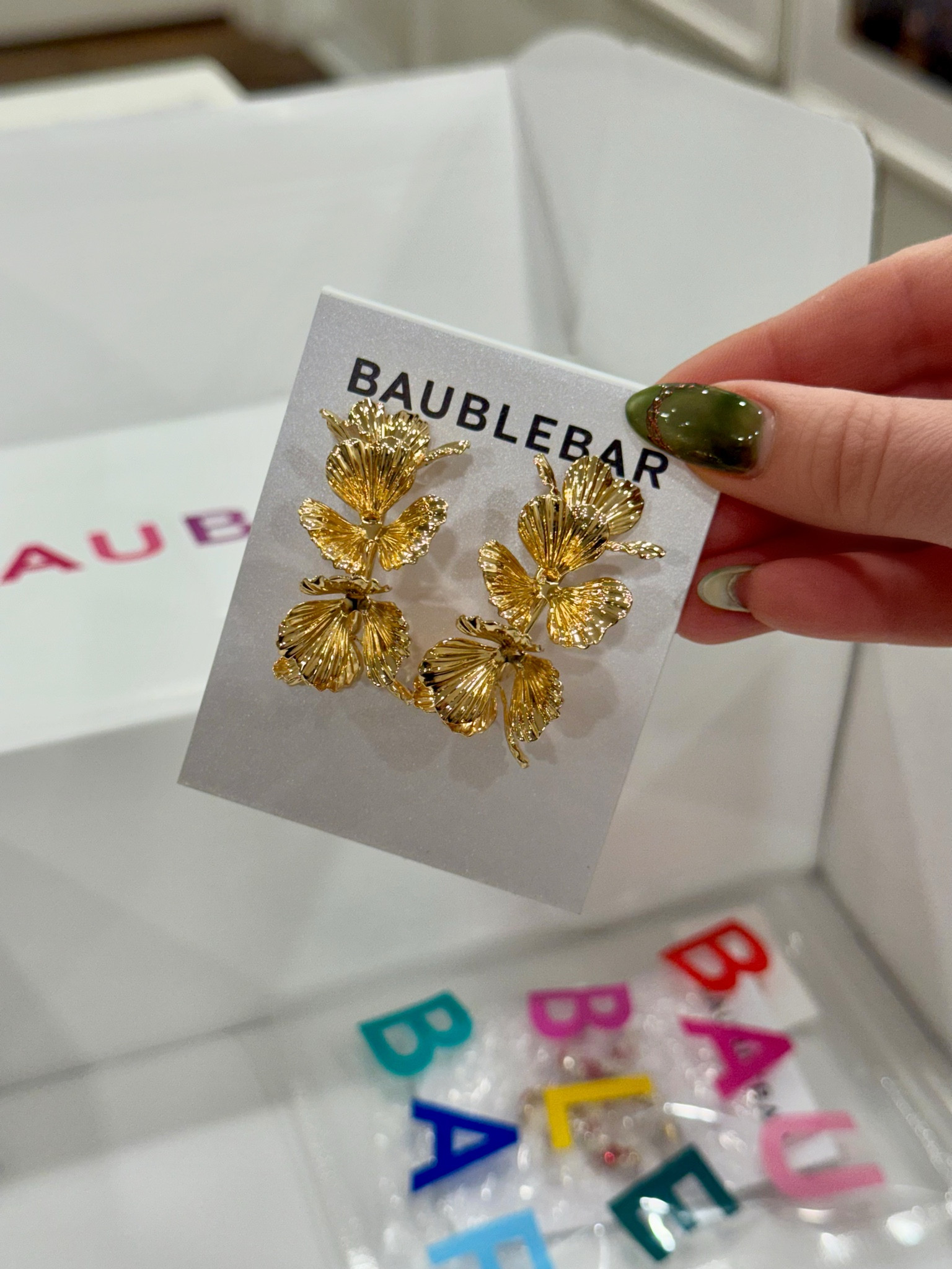 BaubleBar holiday winter favorites! Gift guide for her, gifts for her, gold hoop earrings 

 #LTKGiftGuide #LTKHoliday #LTKFindsUnder50