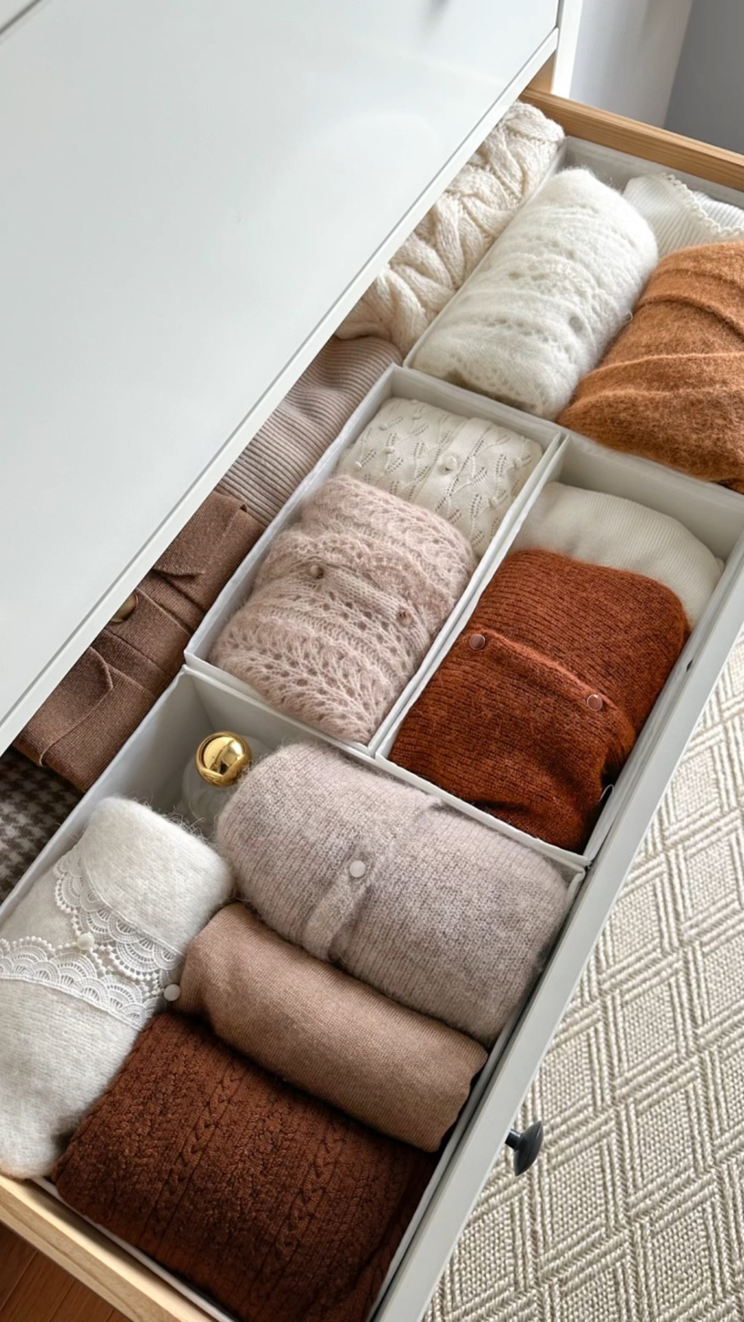 My knitwear collection 🧶

#LTKU #LTKSeasonal #LTKVideo