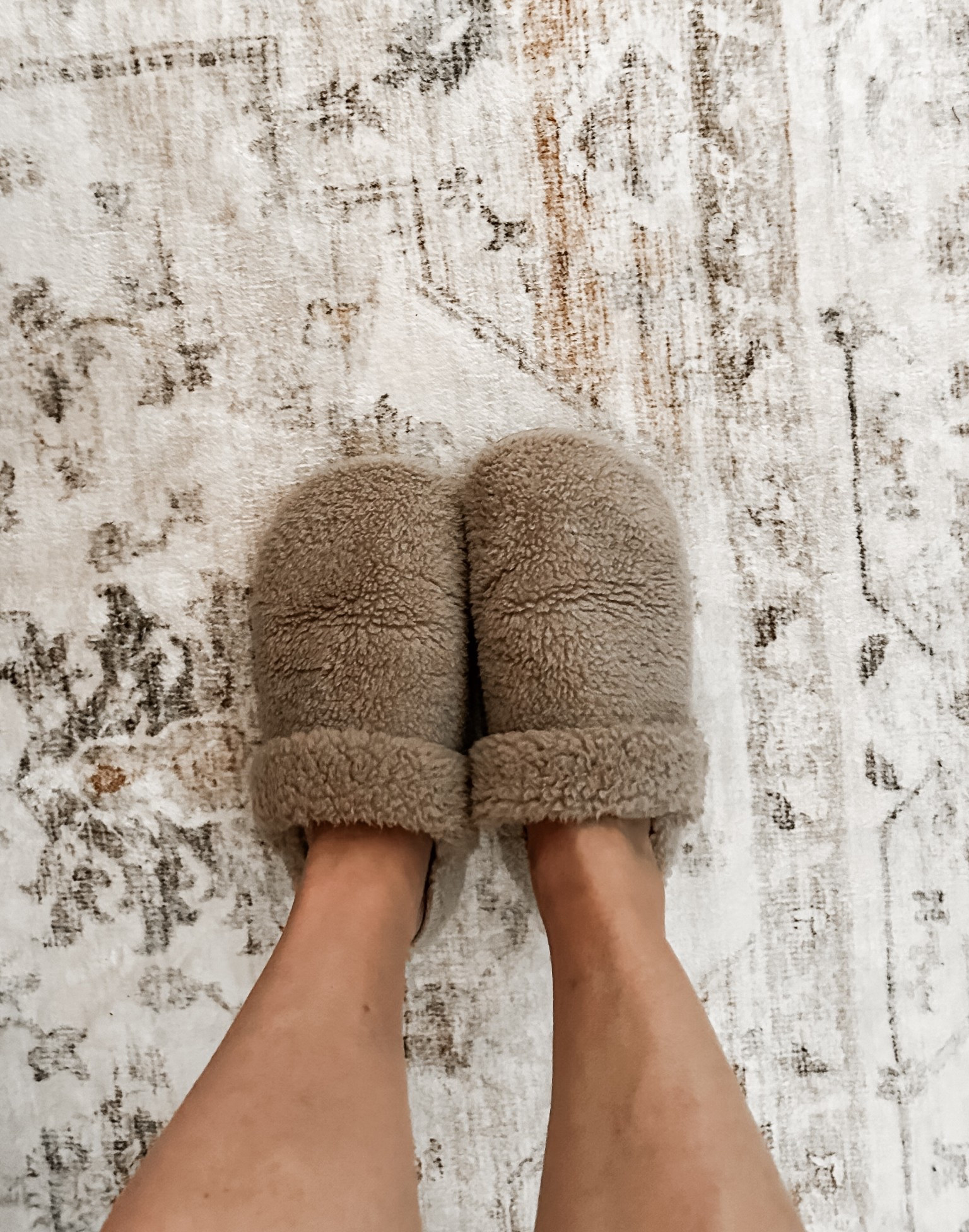 The most cozy slippers. I’ve ordered them for almost everyone and gave as Christmas gifts. My daughter and I love them. I’m a 9.5 in most shoes but I sized up to a 10  

#LTKFindsUnder50 #LTKmomlife #LTKmorningroutine