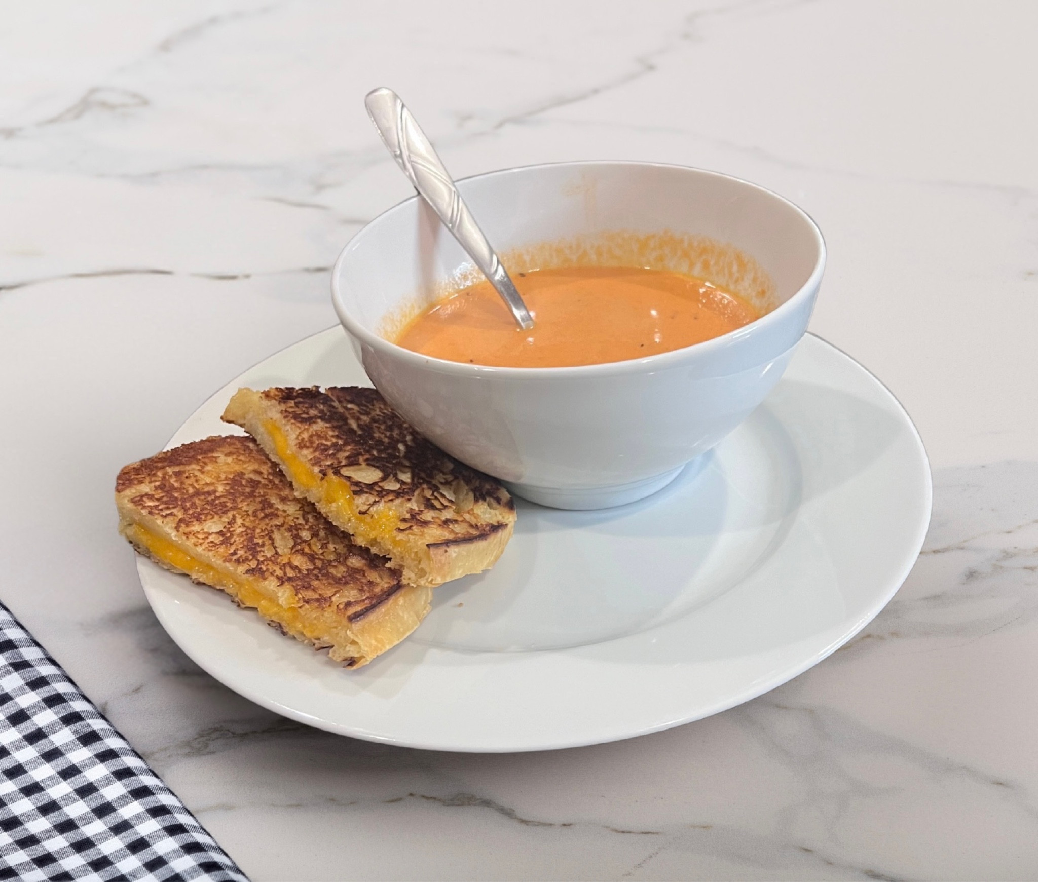 There’s nothing quite like a bowl of creamy homemade tomato soup to warm the soul and satisfy the taste buds! 🍲❤️ Whether enjoyed on its own or paired with a grilled cheese sandwich or croutons, this classic comfort food is a hit with families and busy moms alike. And the best part? It’s incredibly easy to make and a healthy option too! Head to my blog for the simple recipe and cozy up with a delicious bowl tonight! 
👉 www.thekatyedit.com 
#TomatoSoupLove #CreamyTomatoSoup #HomemadeSoup
 #ComfortFood #HealthyOption #FamilyFriendly #BusyMomApproved

#LTKSeasonal #LTKhome #LTKfindsunder50