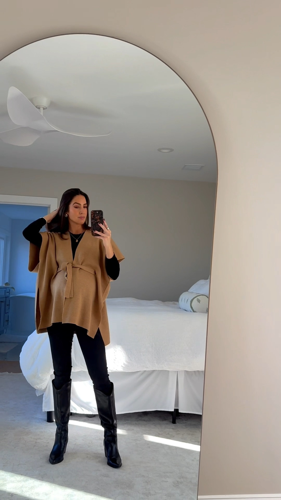 cozy look for the office today! 

sweater/shawl is old LOFT, couldn’t find exact so I linked similar options!! 

jeans are DL1961, I also linked similar/affordable options! 

