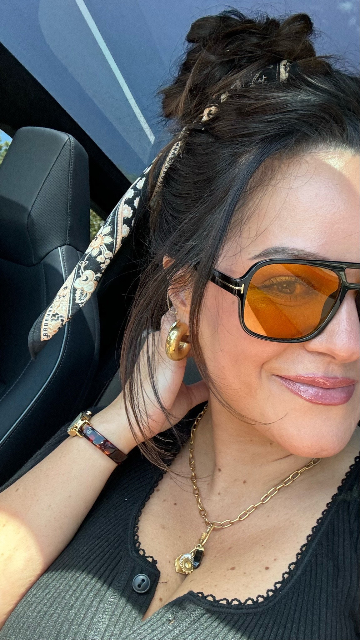 Casual date night quick makeup and accessories 

#LTKMidsize #LTKSeasonal #LTKBeauty