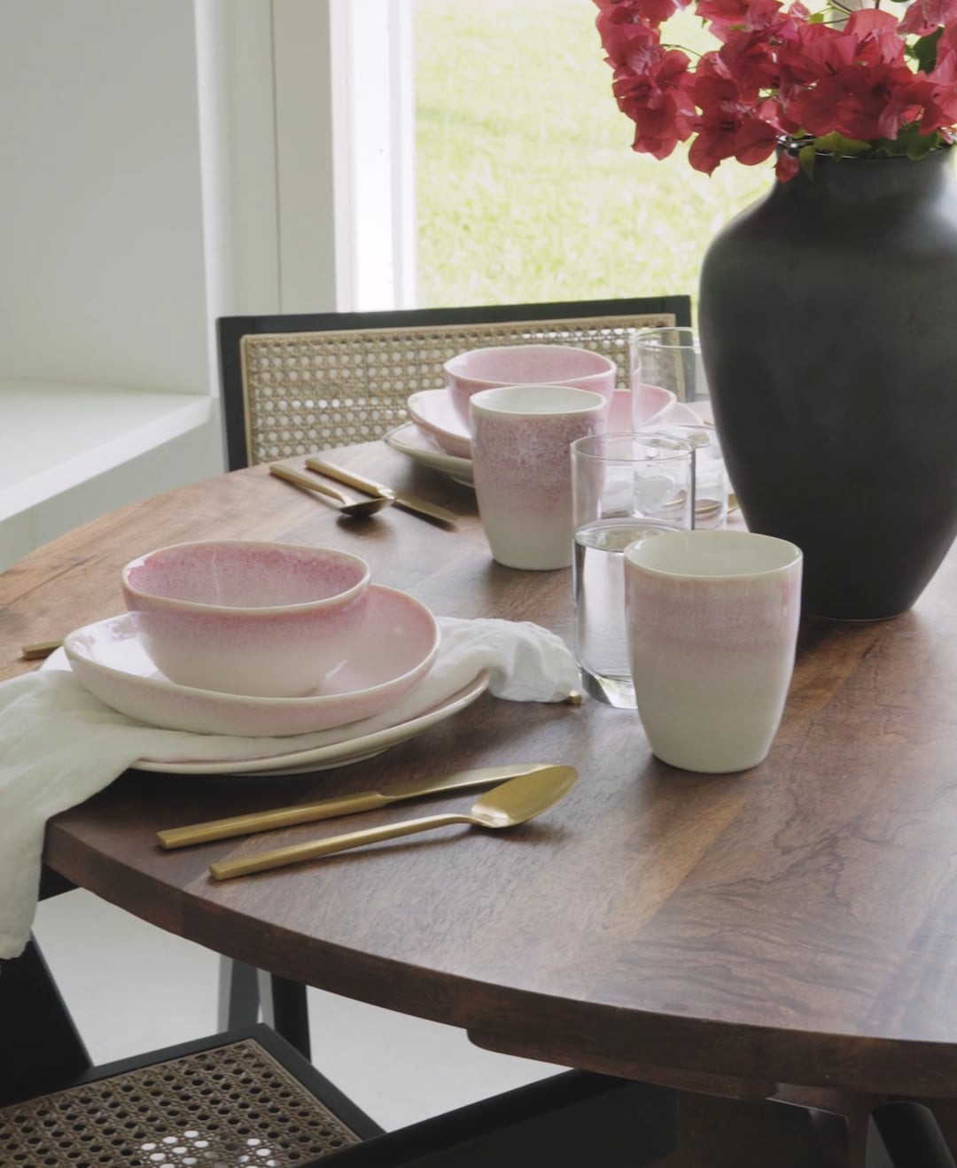 Set van 2 handgemaakte kommen Amalia met effectief glazuur | Westwing EU