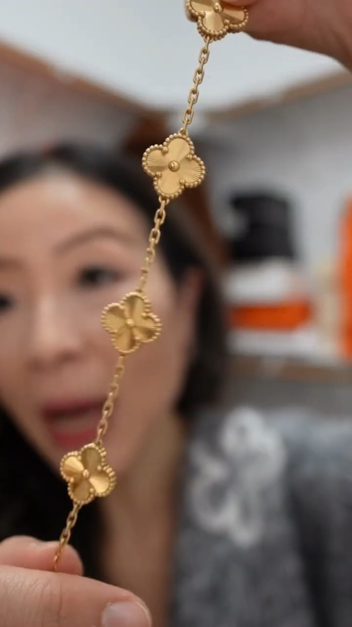 How to wear van Cleef bracelet as necklace

#LTKOver40 #LTKWedding #LTKmomlife