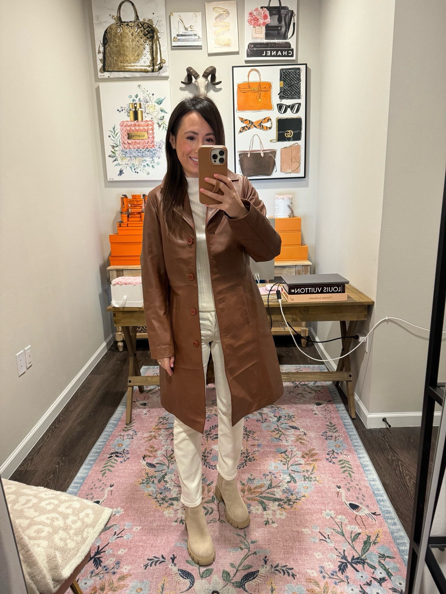 Leather trench coat - sized up to a medium



#LTKSeasonal #LTKfindsunder100 #LTKstyletip