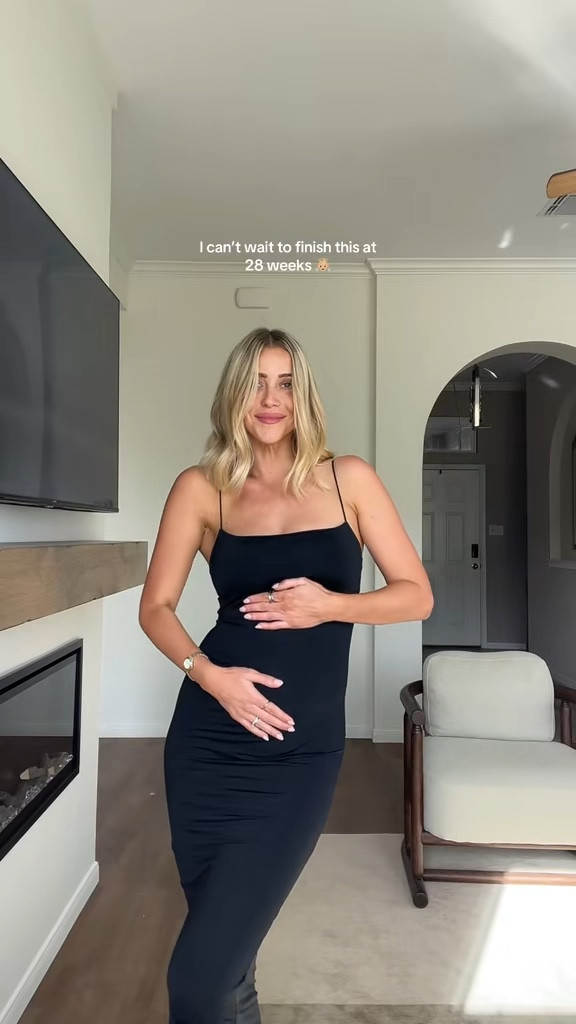 Dress is superdown everly maxi dress but is sold out, linked similar  