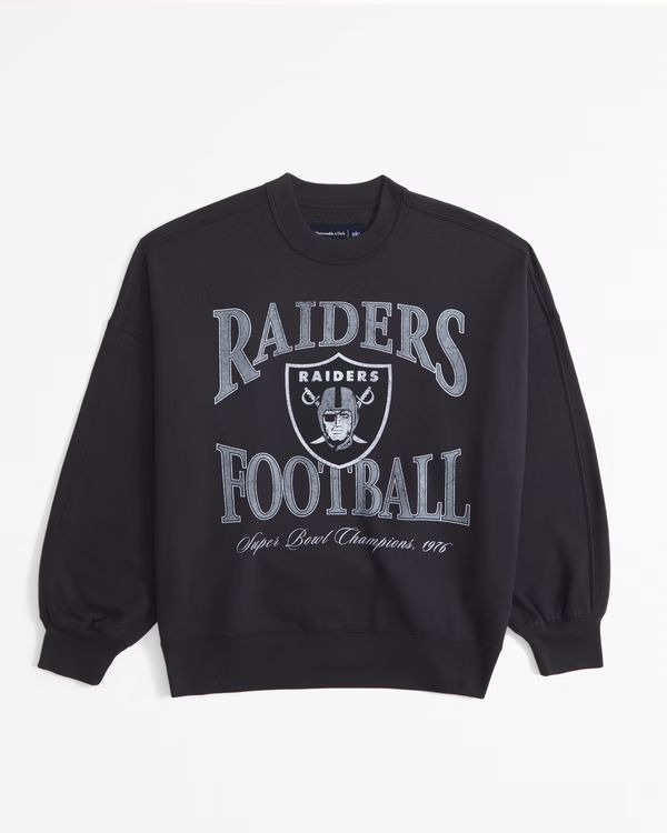 Women's Las Vegas Raiders Graphic Oversized Sunday Crew | Women's Tops | Abercrombie.com | Abercrombie & Fitch (US)