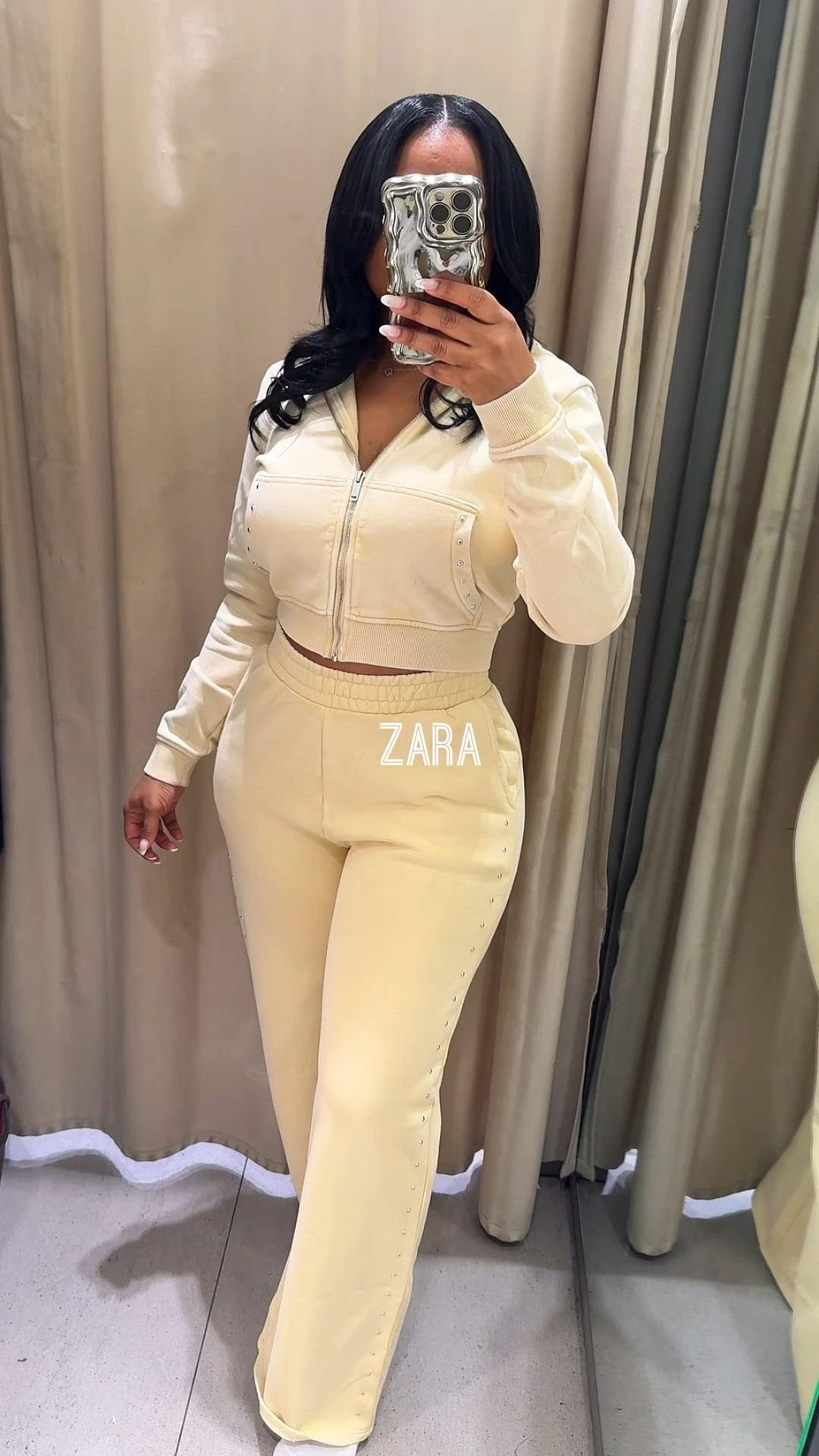 Zara outfit Find
I’m wearing small jacket and med pants 
I’m 5”4 160lb 

STUDDED HOODIE SWEATSHIRT
WASHED EFFECT FLEECE PANTS WITH STUDS


date night outfits Comfort but make it THAT girl energy it Studded hoodie + washed effect fleece pants

This set is NOT basic
Washed effect fleece + studded hoodie = cozy with attitude.
The girls that get it, get it.

#LTKootd #LTKU #LTKActive