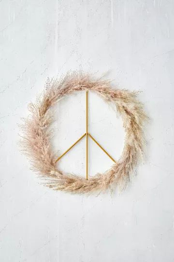 Pampas Peace Wreath | Urban Outfitters (US and RoW)