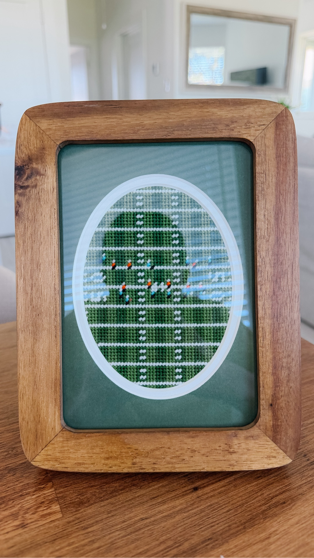 frame my latest needlepoint project with me! 💚🏈