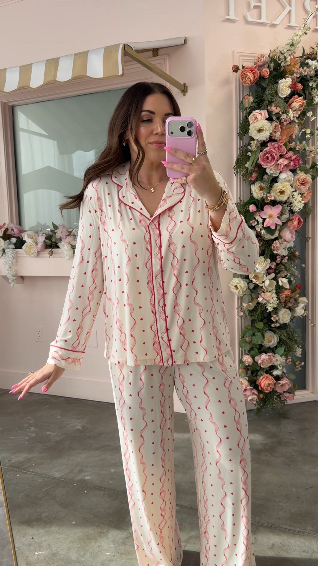 curvy midsize heart print pajamas for valentine’s day! wearing large in top and bottom 

#LTKMidsize #LTKValentine #LTKSeasonal