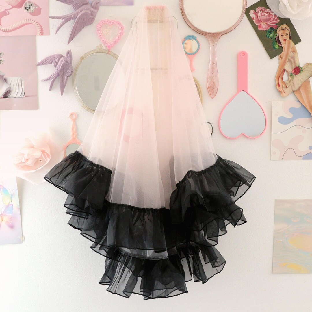 Blush and Black Bridal Veil With Ruffles - Etsy | Etsy (US)