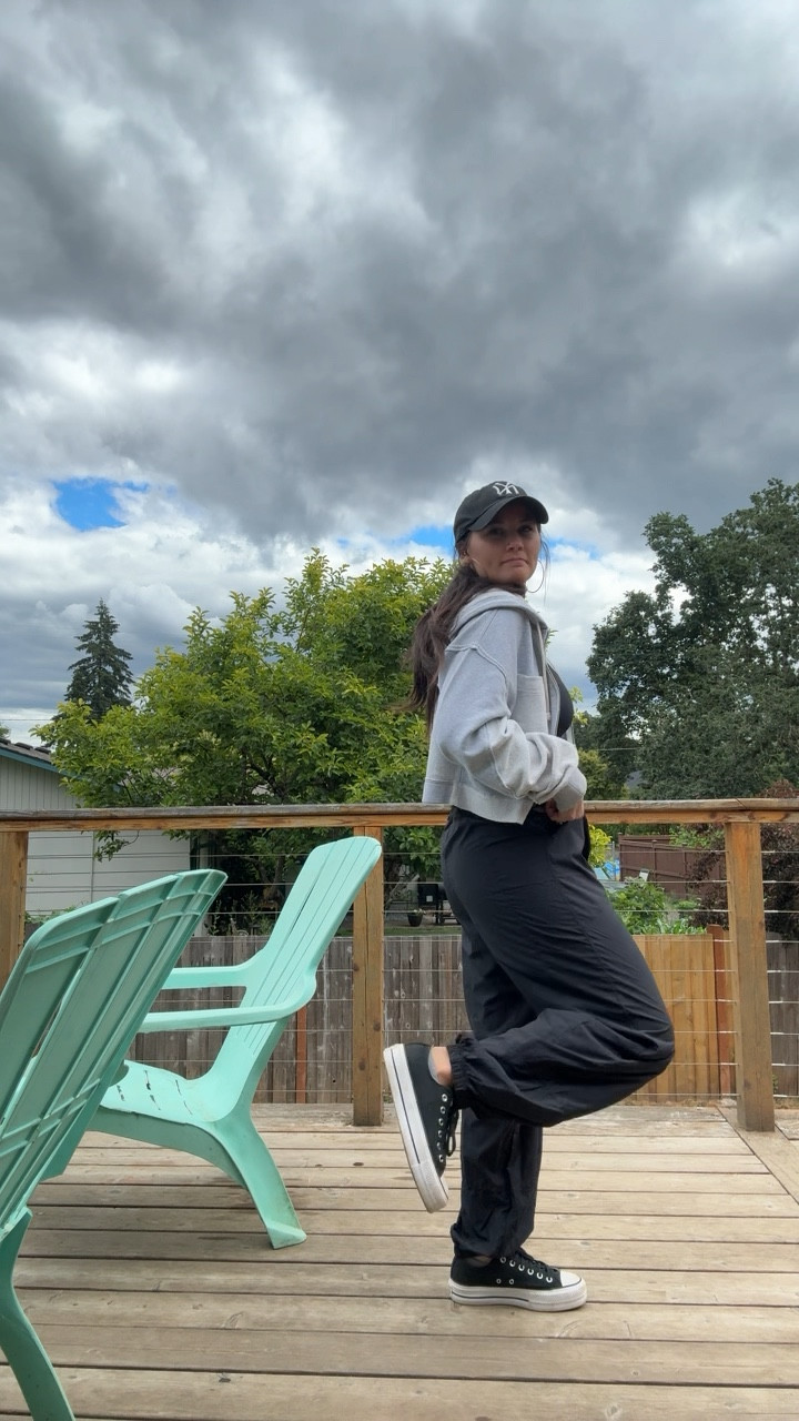 Cloudy summer day outfit ✨🖤