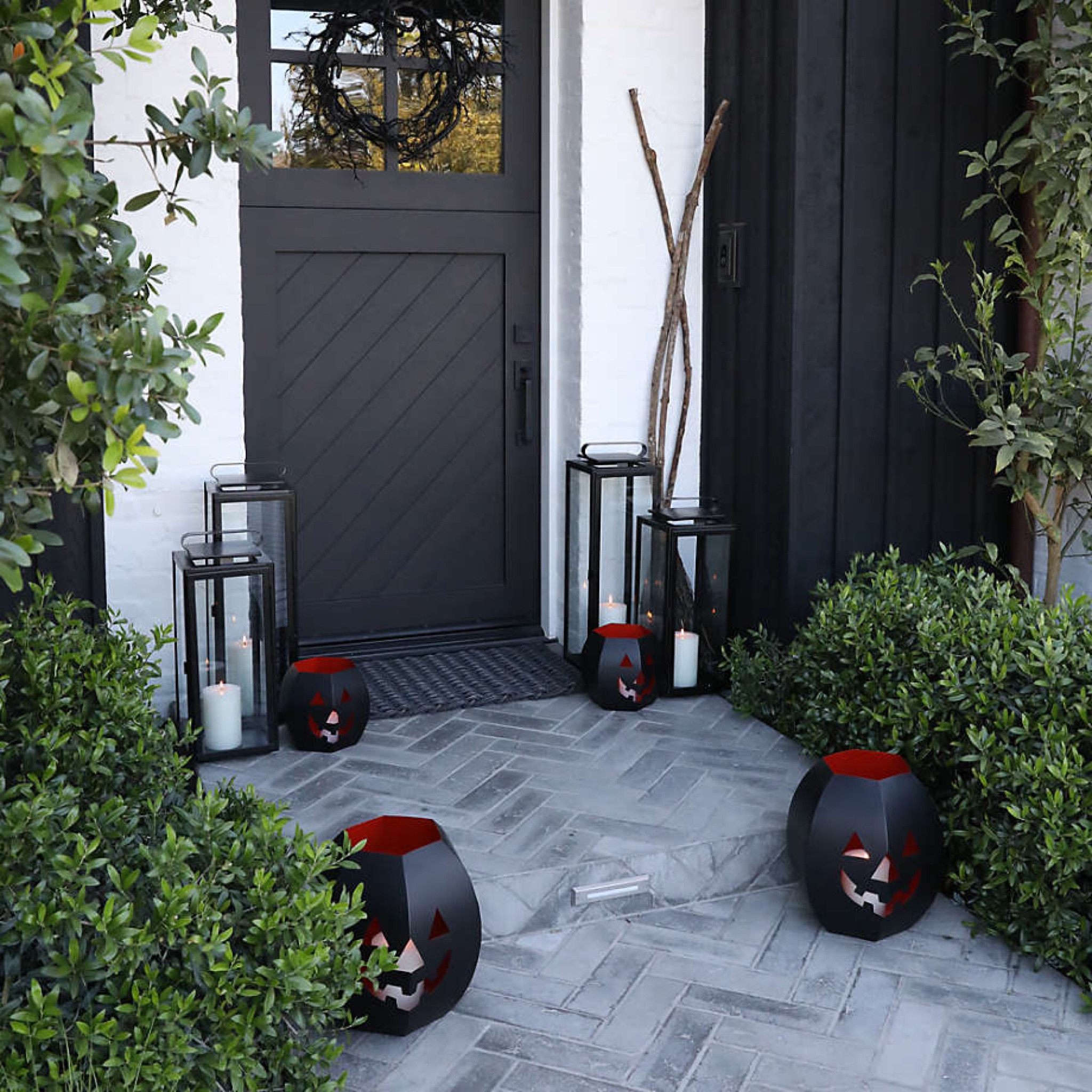 Modern Halloween Decor 🖤