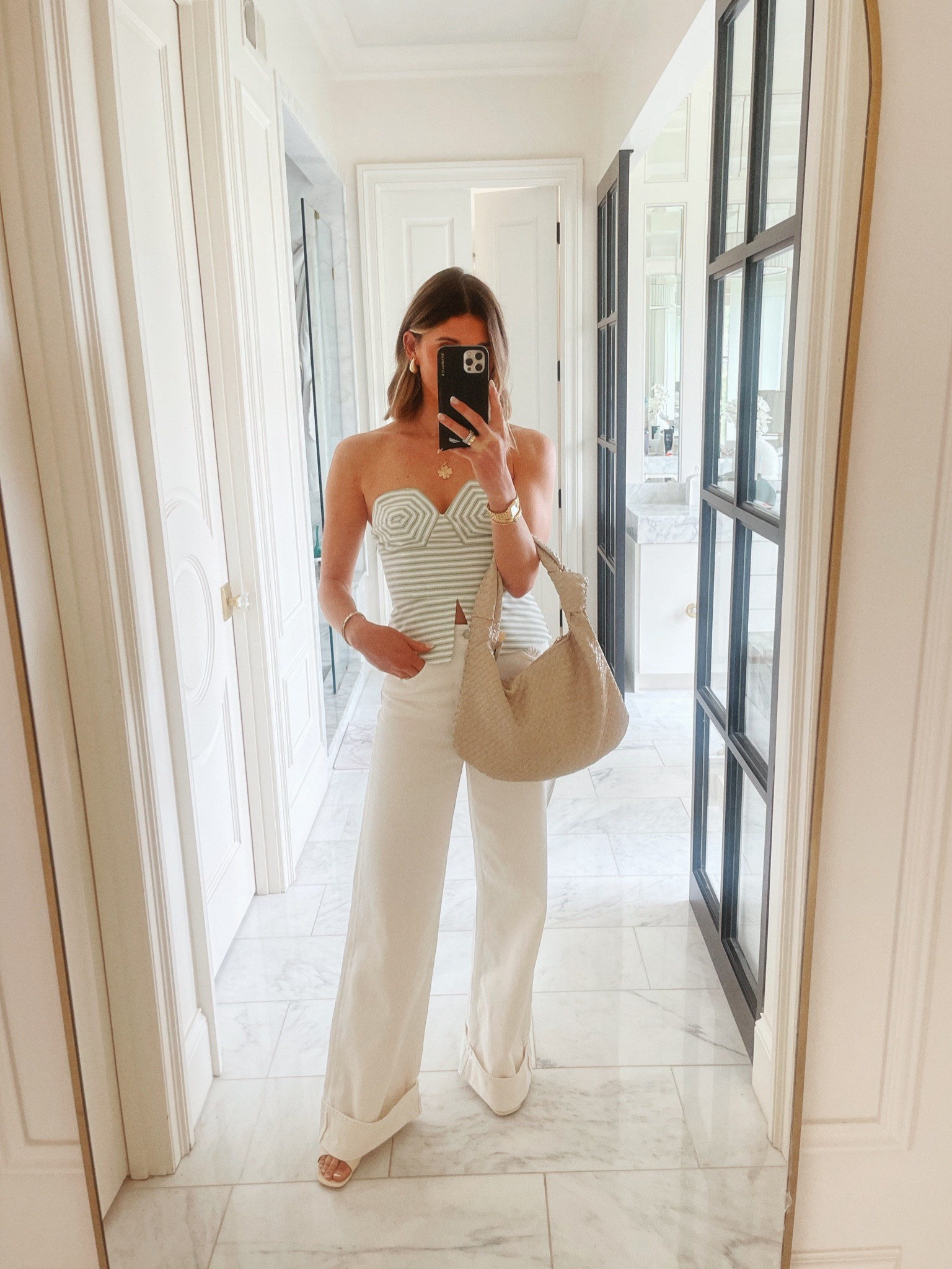 Date night outfit for spring or summer. Can’t go wrong with a great pair of white jeans. #datenight #ootn #whitejeans

#LTKSeasonal