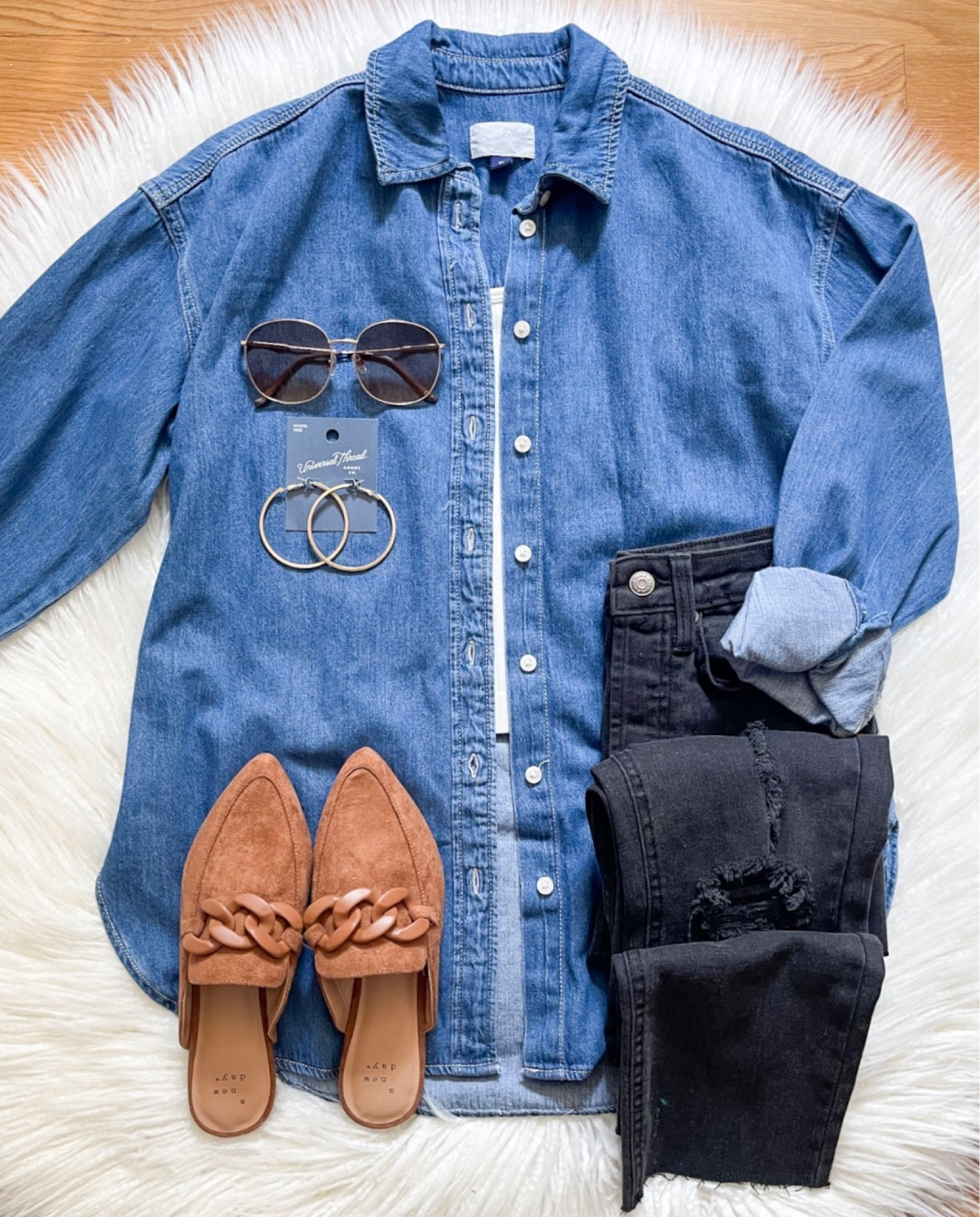 Happy Thursday!  Sharing this new Denim Button down with you today!  Such a great piece for fall!  Style it with pants/leggings, dress or skirt for a cute look!  Check out my stories & bio for links 🤍

#LTKunder50 #LTKstyletip