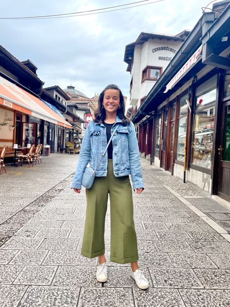 A classic travel look to explore a new city! Hello from Sarajevo! 🙂

Try this: sneakers + wide leg pants + basic t-shirt + denim jacket (feel free to add accessories!)

#LTKeurope #LTKstyletip #LTKtravel