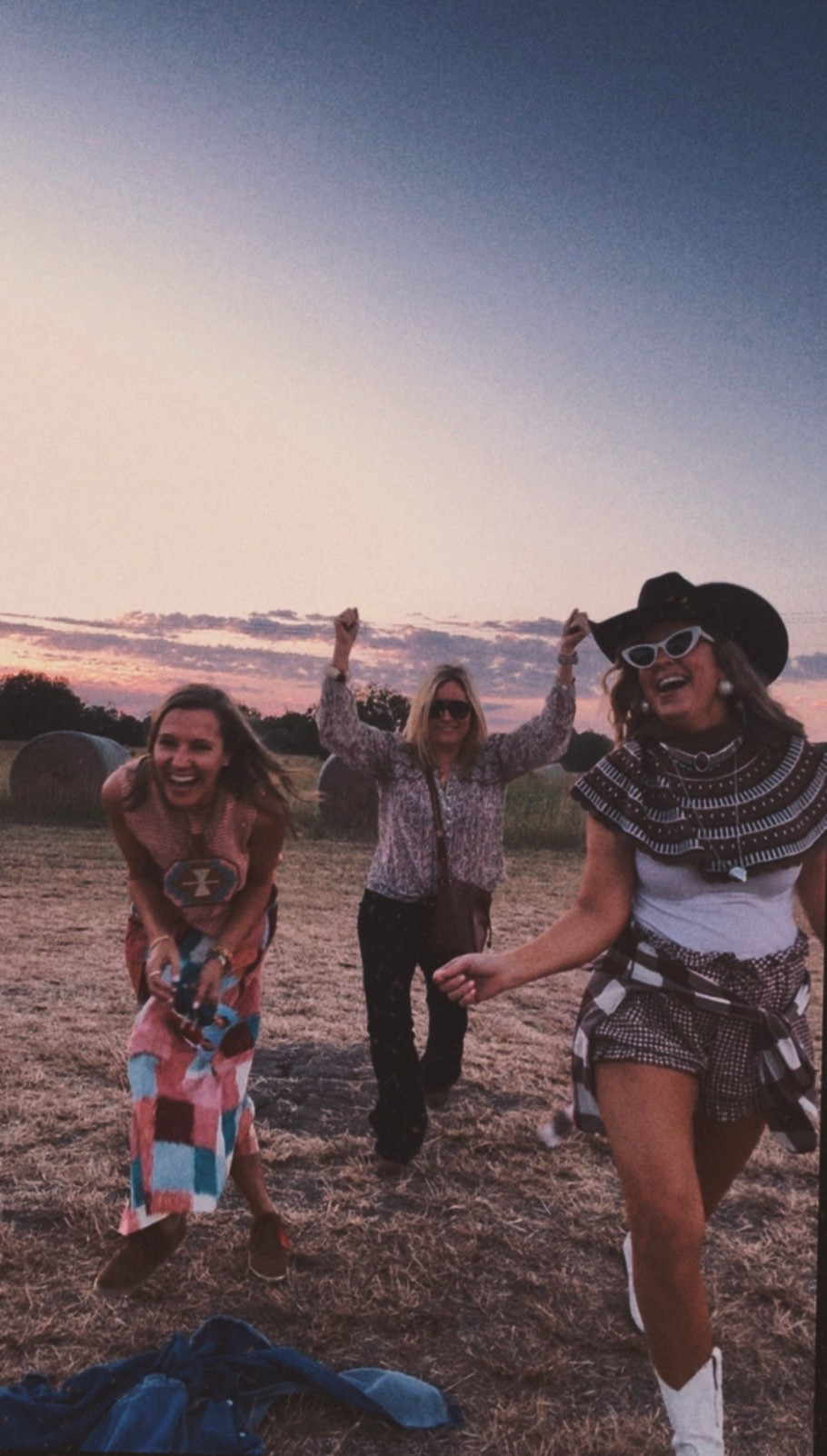 < f a l l > for Texas 

#LTKSeasonal #LTKShoeCrush #LTKStyleTip