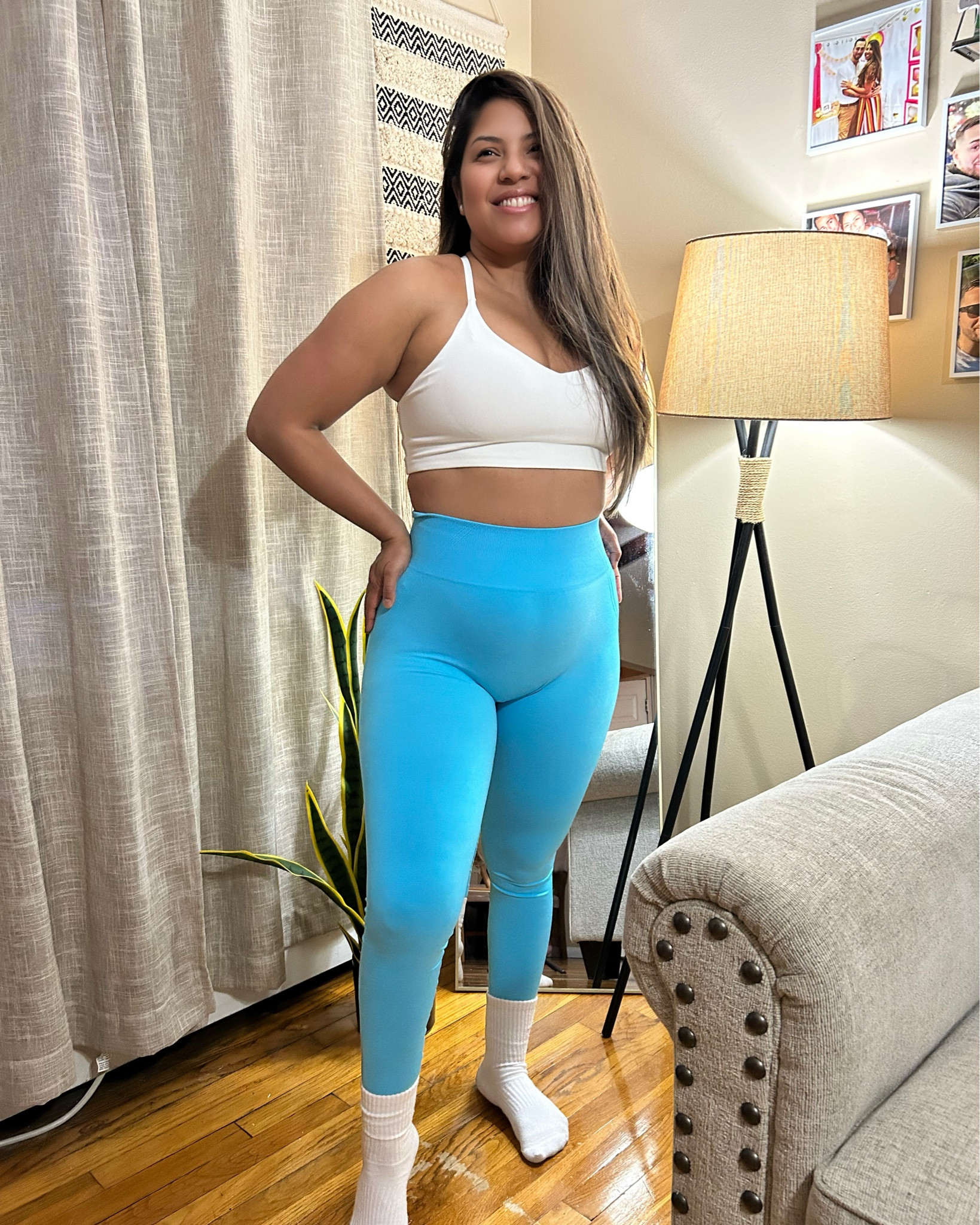 Featuring the Soul Collection Seamless Scrunch Effortless Leggings  (Caribbean Blue🩵)

Wearing size L, I could have gone down a size for more compression, (but I'm always afraid that my mommy pooch will come out even more), the fabric is very stretchy. 

My measurements:
Bust 36C 
Waist 34 in 
Hips 42 in 
Glutes 45 in