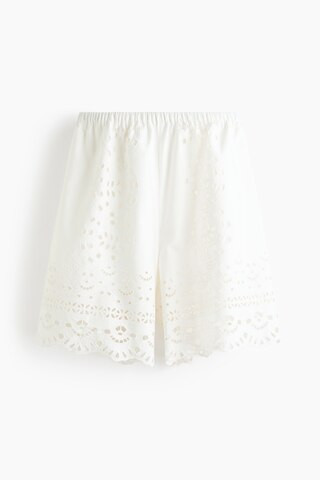 Broderie anglaise shorts | H&M (UK, MY, IN, SG, PH, TW, HK)