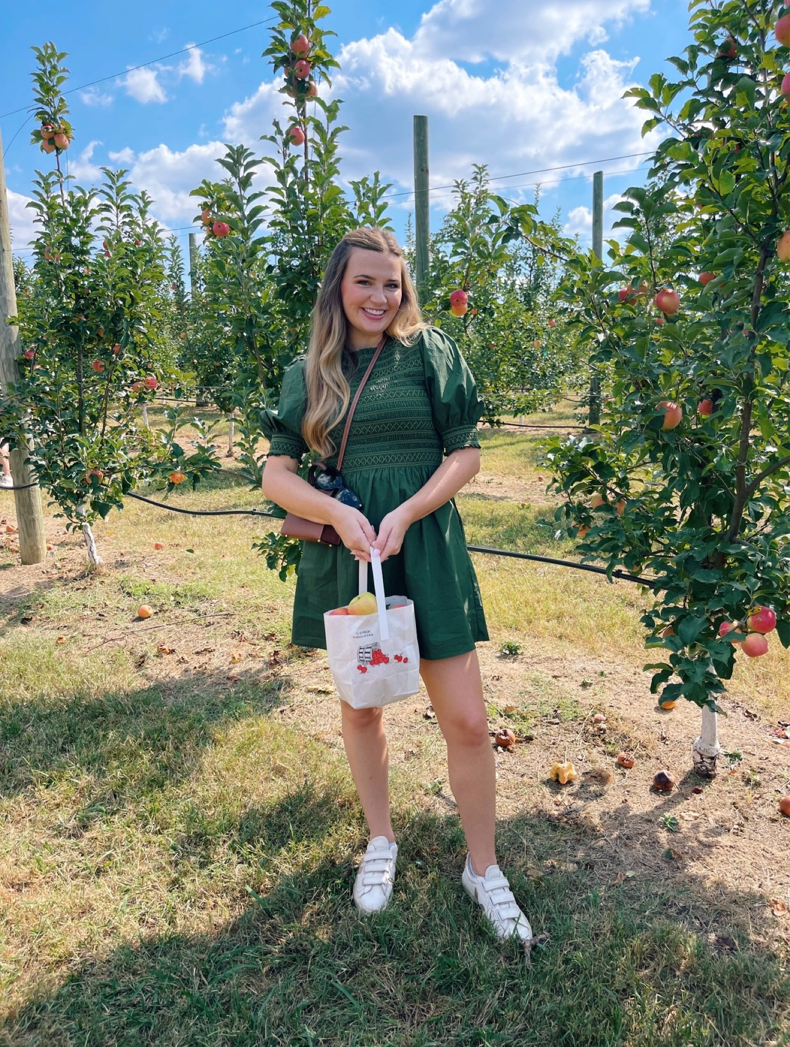 The perfect fall dress for apple picking 🥰🍎🧺