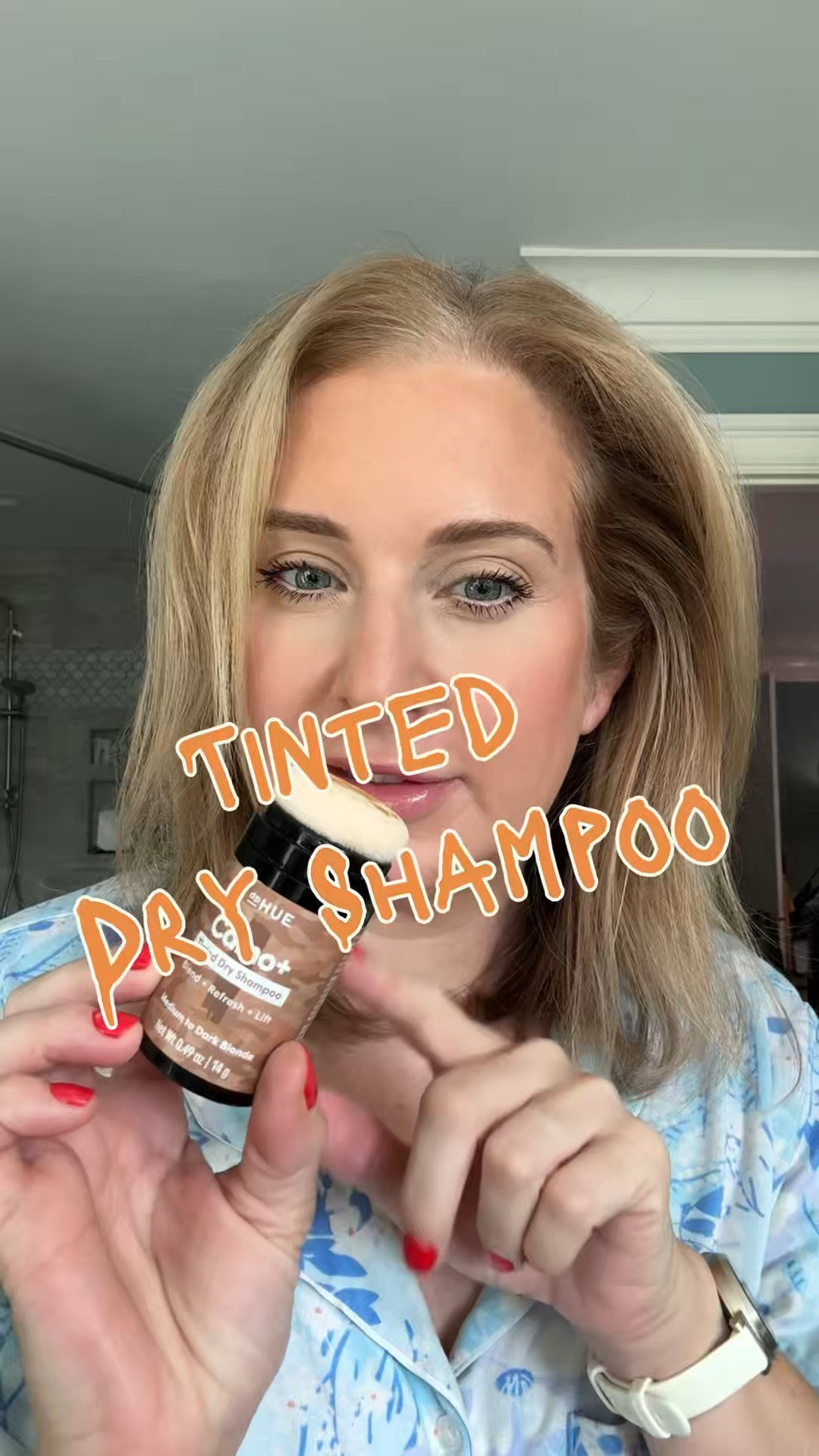 When the roots aren’t the look 🫣 This impressed me! @dpHUE 

#dryshampoo #grayhair #graycoverage #tinteddryshampoo #blonebob