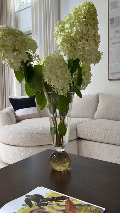 Who else isn’t ready to decorate for fall? I’m holding onto fresh hydrangeas for as long as I can.