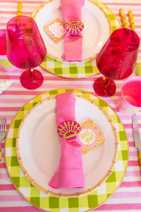 Shellebrate MDW with a summer tablescape 