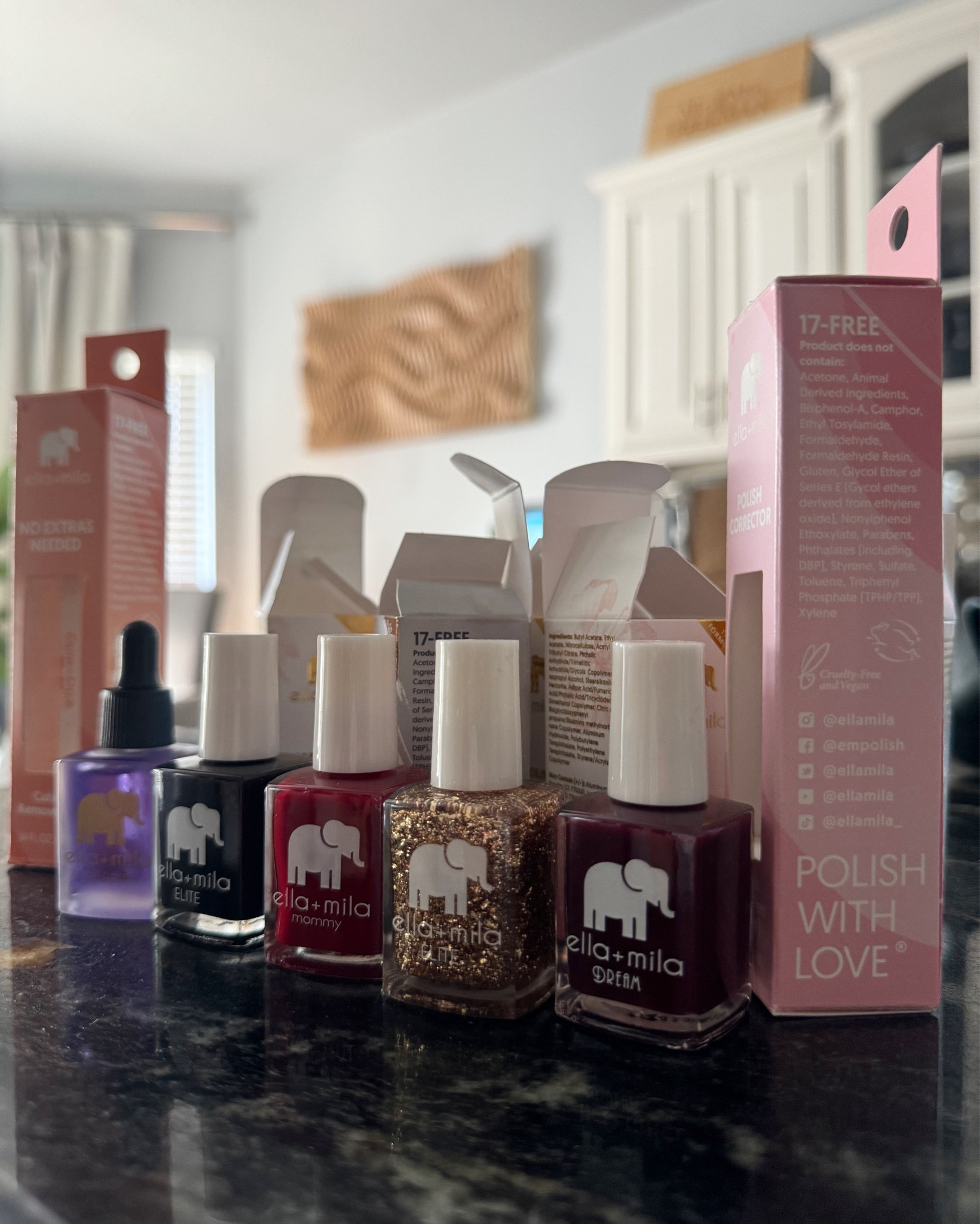 My colors for fall are 
💋PAINT the town RED
✨dripping GOLD
❣️holiday fling 
 🌙nightdreamer ✨ (my FAVE!!)
🫧Spend $25, get $10 off at CVS from 8/18-8/31🫧
@cvspharmacy @ellamila @shop.ltk #ellamilacvssale #ad


#LTKFallSale #LTKSeasonal #LTKBeauty