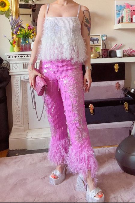Barbie core ootd outfit tenue Barbiecore rose pink strass paillettes plumes froufrous balenciaga naked Wolfe asos premium luxe Marion Cameleon #marioncameleon 

#LTKitbag #LTKSeasonal #LTKstyletip