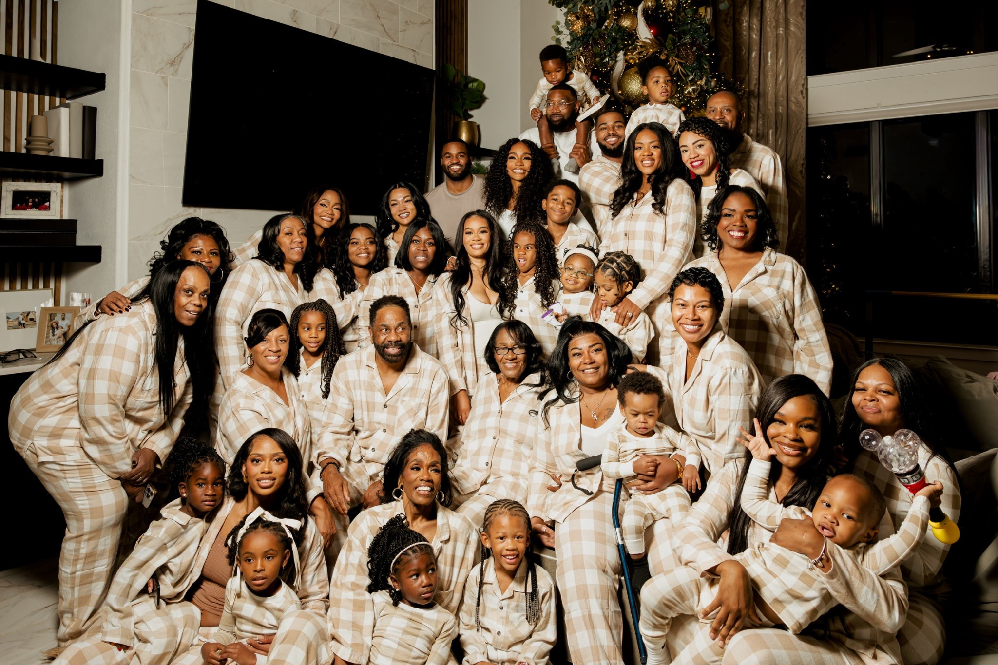 Family matching Pajamas for thanksgiving! Old Navy mix and match set! Comes in tons of prints

#LTKHoliday #LTKFindsUnder50 #LTKSeasonal