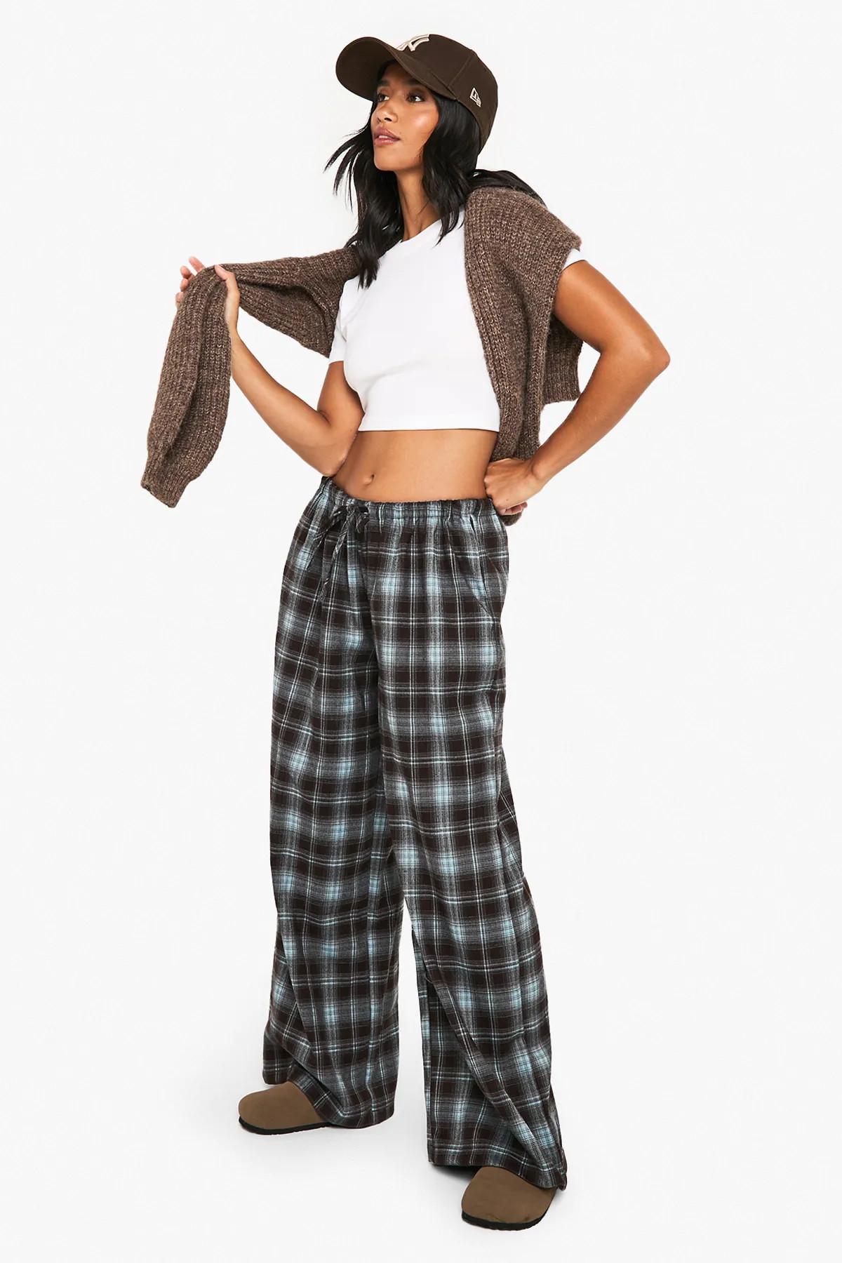 Petite Check Wide leg Drawcord Waist Trousers | Boohoo.com (UK & IE)