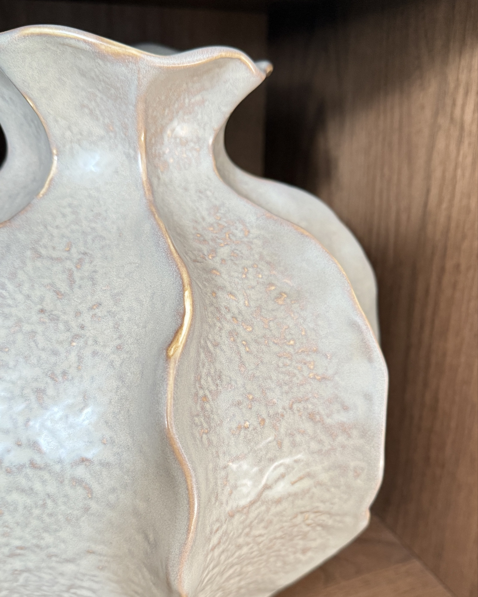 My most asked-about piece lately 🤍 This stoneware vase from H&M Home has been such a statement in my living room — the organic, sculptural shape adds the perfect texture and warmth to my space. I originally picked up the extra-large size in the “mole” shade, which is sadly sold out now, but the white version is still available and just as beautiful!

If you’ve been looking for that perfect neutral statement vase, I’ve linked this one along with a few similar finds that give the same look and feel. Such a timeless piece that works in any home style — from modern to minimalist.


#LTKuk #LTKhome #LTKluxury