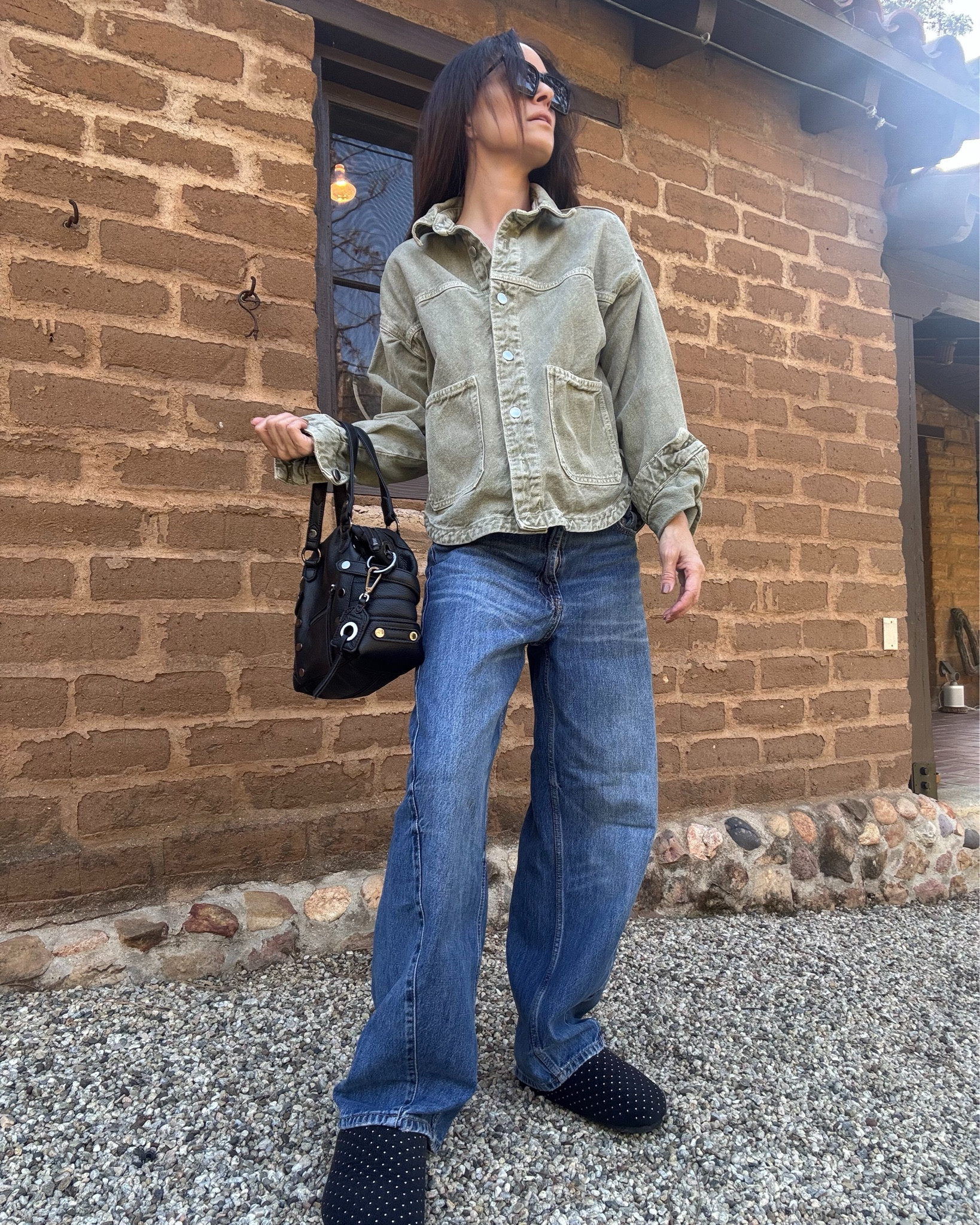 Keeping it casual again but certainly not boring. Strong basics for fall and this bag is my new fav. The perfect size and goes with anything! 

#LTKActive #LTKSeasonal #LTKStyleTip