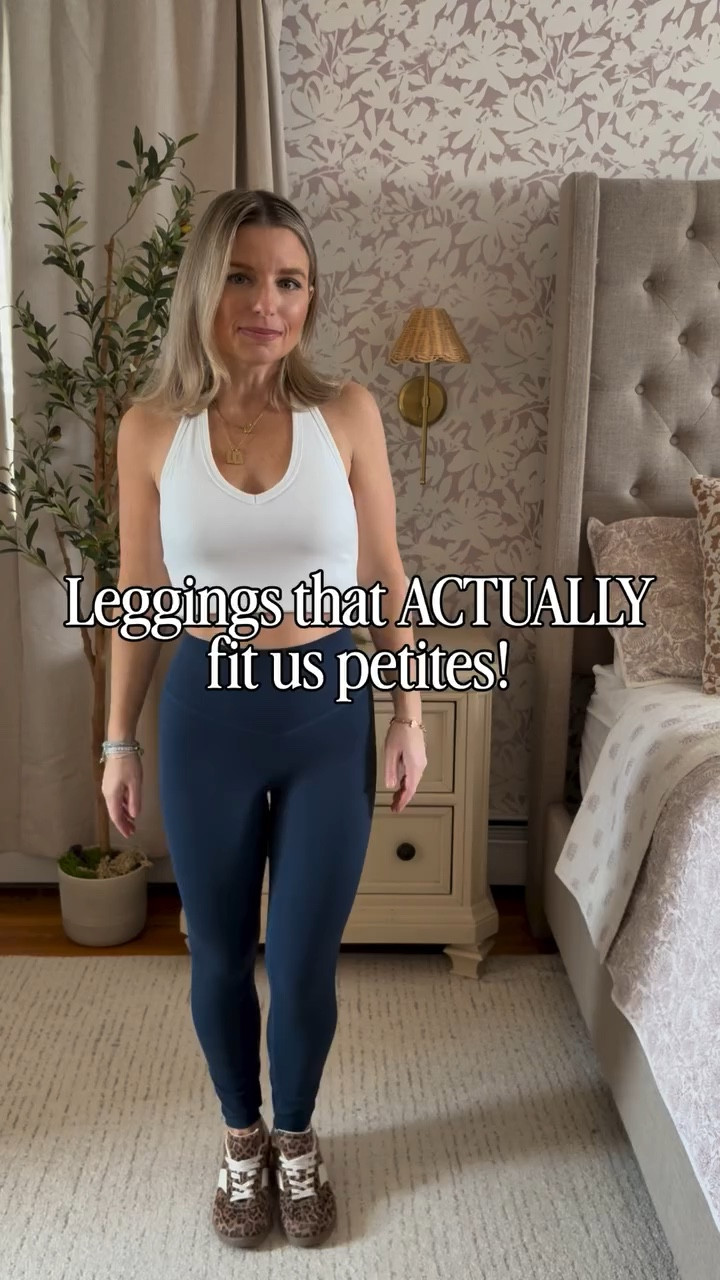 The fit is AMAZING 🤩 🔥 🍑 !! 

Comment LEGGINGS for a 🔗 & grab them before the sale ends!! 

#petiteleggings #petitehacks #petitetips #activewear #petiteactive fitness petite style styleinspo stylehacks styletips whattowear grwm ootd