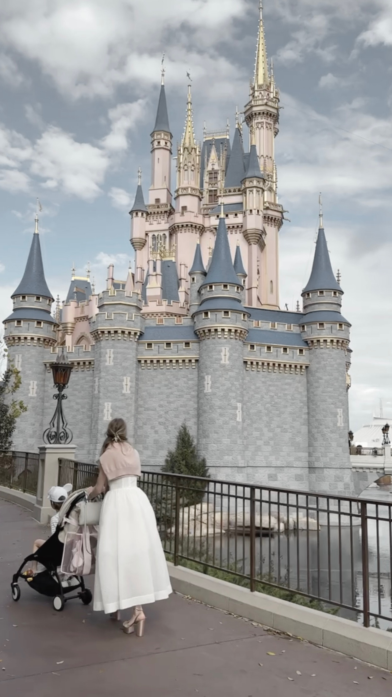 All the things that made our trip to Disney extra magical! Check out my Disney LTK collection if something you saw in this video isn’t linked - couldn’t fit it all 🤍