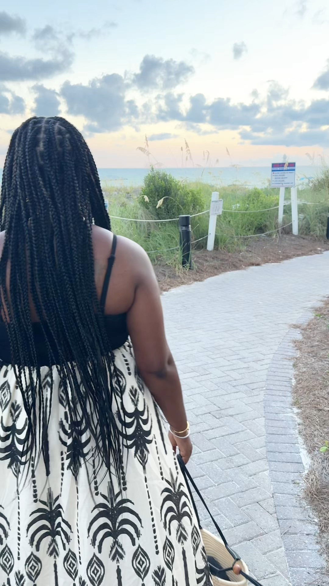 Vici maxi dress. Summer vacation style, maxi dress, black and cream 

#LTKMidsize #LTKxVICI #LTKOver40