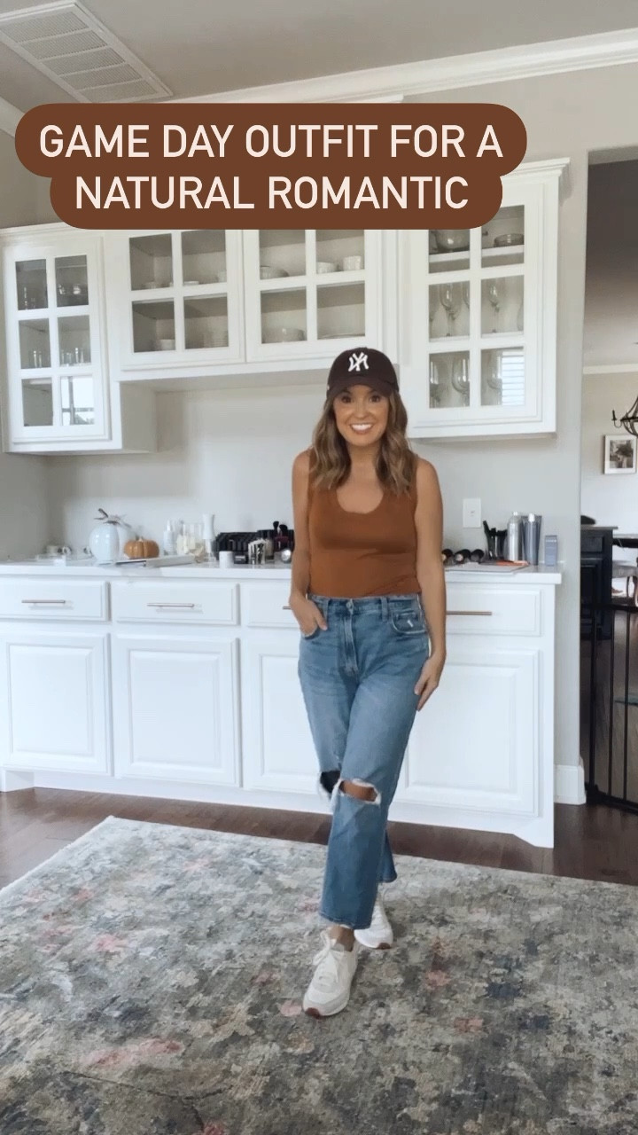 #petitesyle #gameday #everydaystyle #fallfashion
