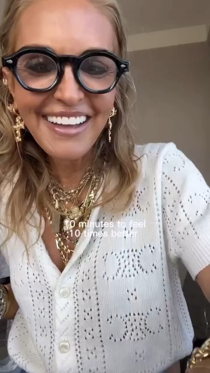 10 minutes to feel 10 times better 

#LTKBeauty #LTKWatchNow #LTKStyleTip