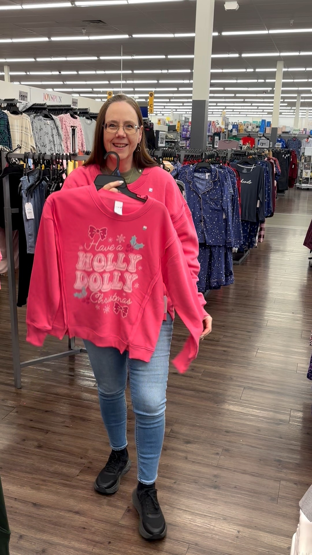 Dolly Parton fans! This comfy sweatshirt is only $17! 

#LTKHoliday #LTKSaleAlert #LTKFindsUnder50