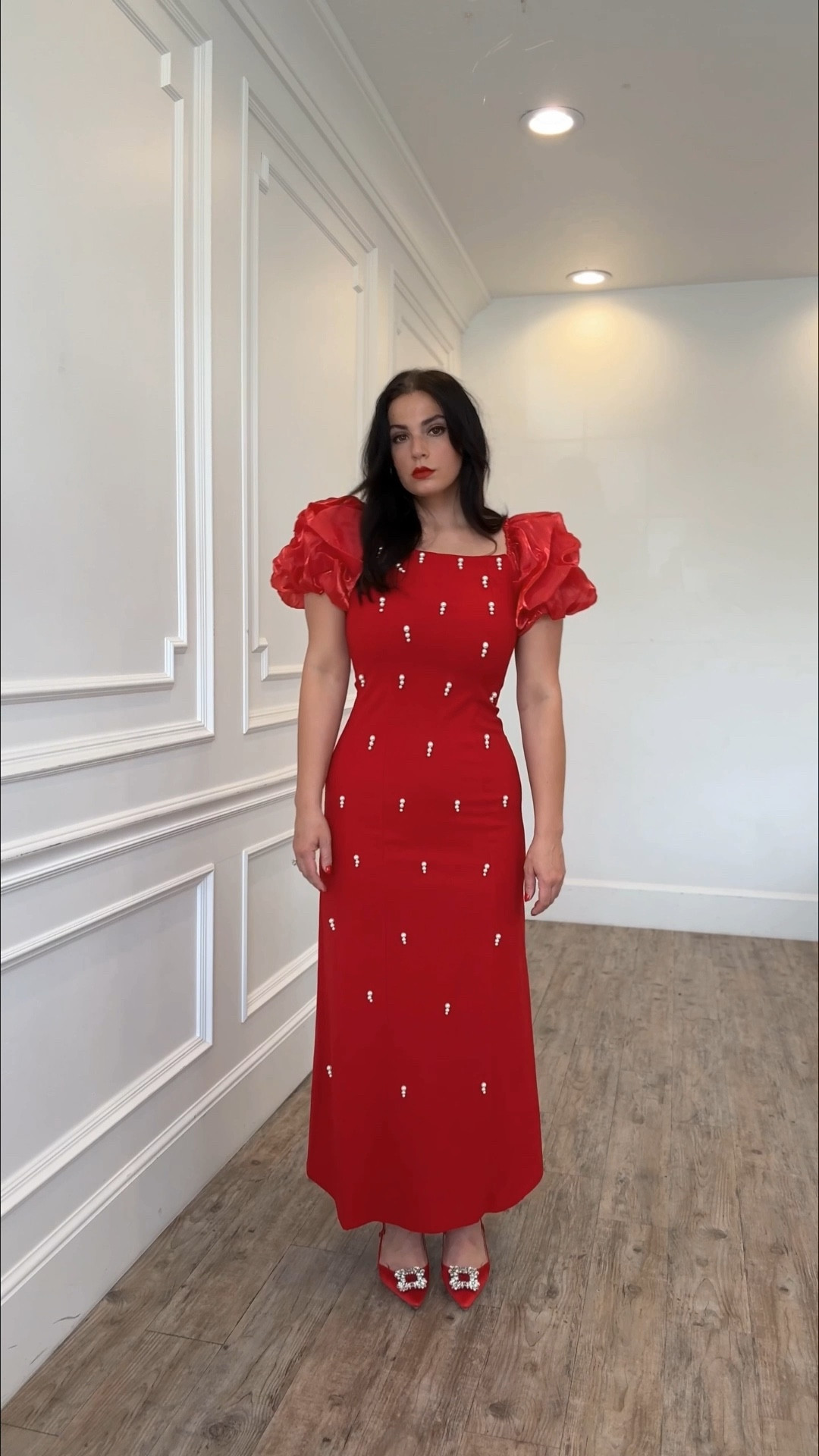 I love these dresses! The puff sleeve is generally for a pear but I think there is enough detail elsewhere that this works for my puff sleeve loving hourglass ladies #hourglass #pear 