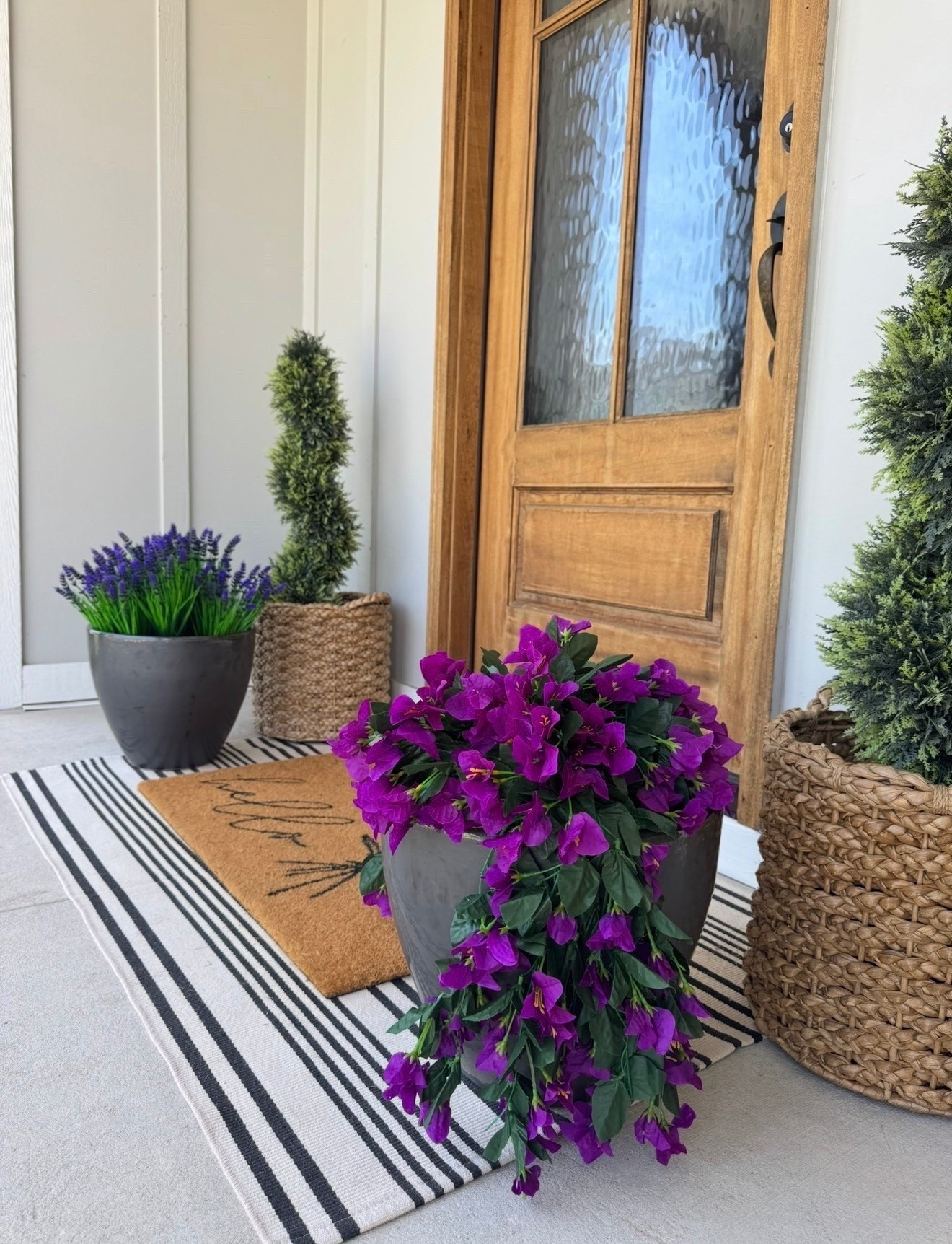 Ready to add some no-maintenance color to your porch this year? I’ve got you with these gorgeous faux florals! 

Multiple color options available! Perfect for your Spring porch and into summer! 

#amazonfinds #founditonamazon #fauxflorals #springporch

#LTKmomlife #LTKHome